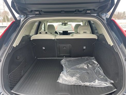 New 2026 Volvo XC60 B5 Ultra w/ Climate Package image 7