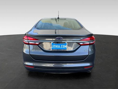 Used 2017 Ford Fusion SE image 6