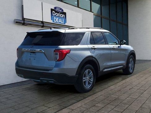 Certified 2023 Ford Explorer XLT w/ Equipment Group 202A AWD/4WD image 3