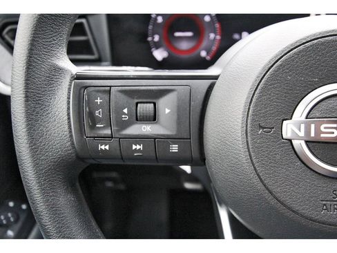 Used 2026 Nissan Kicks SV FWD image 12