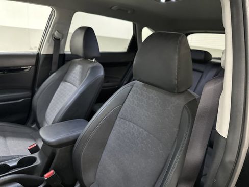 Used 2025 Kia Seltos S image 5