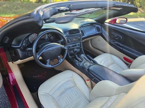 Used 2004 Chevrolet Corvette Convertible w/ Preferred Equipment Group image 11