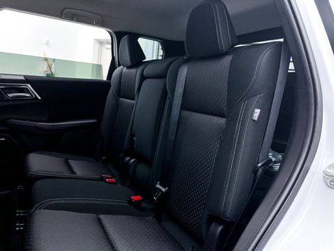 New 2025 Mitsubishi Outlander ES image 25