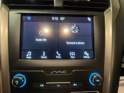 Used 2019 Ford Fusion SE image 33