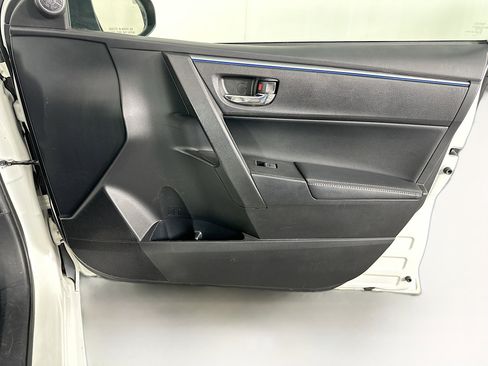 Used 2016 Toyota Corolla S image 30