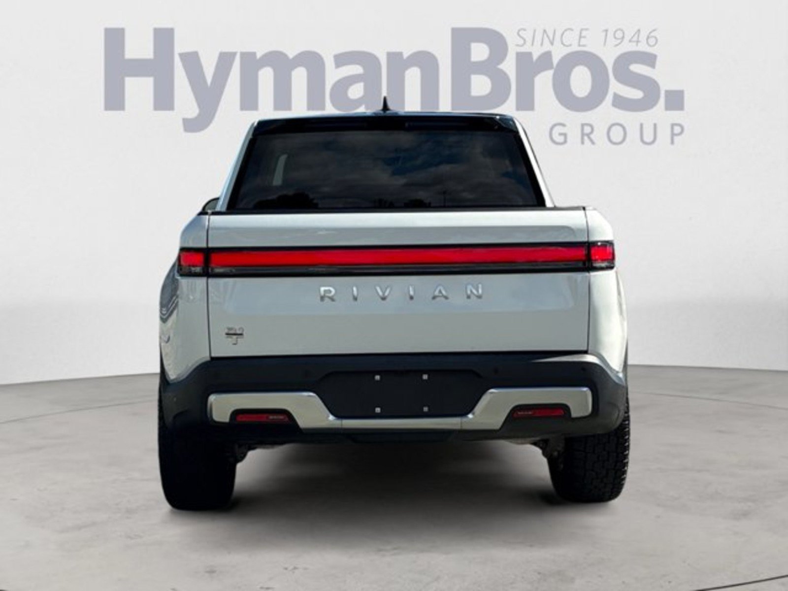 Used 2023 Rivian R1T Adventure Dual AWD/4WD image 4