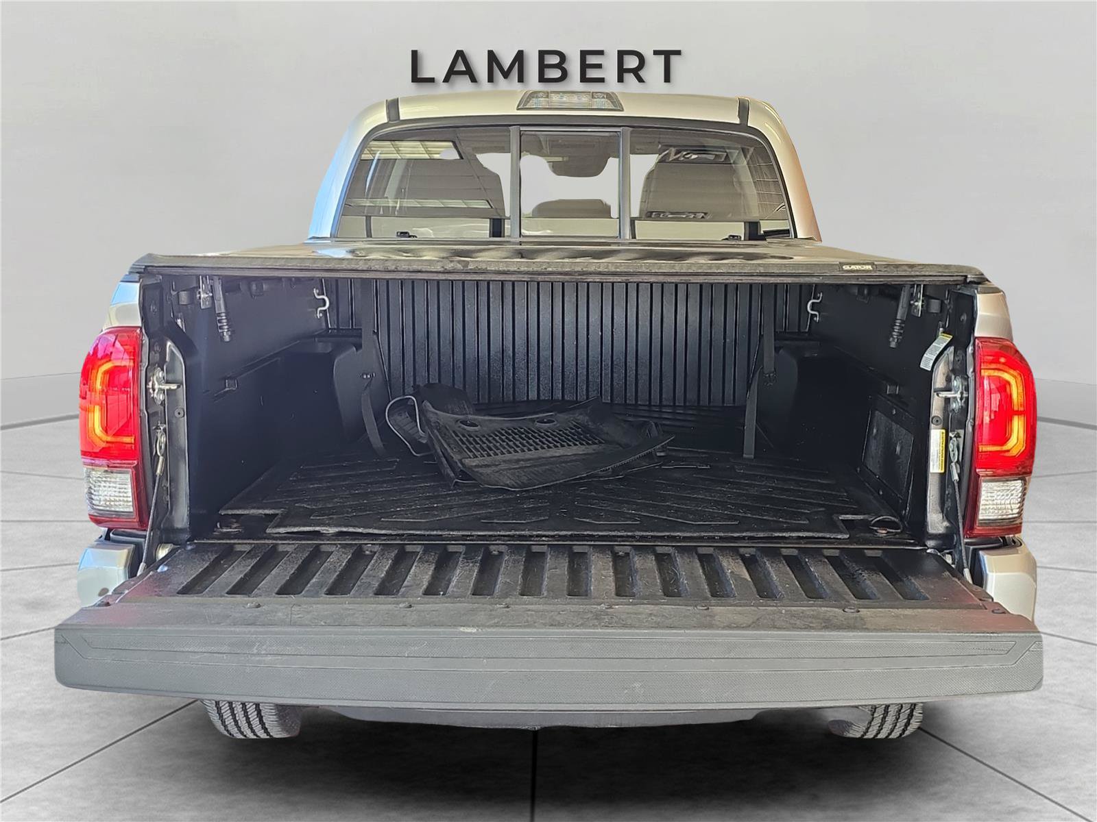 Used 2023 Toyota Tacoma SR AWD/4WD image 13