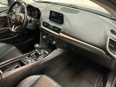 Used 2018 MAZDA MAZDA3 Touring image 18