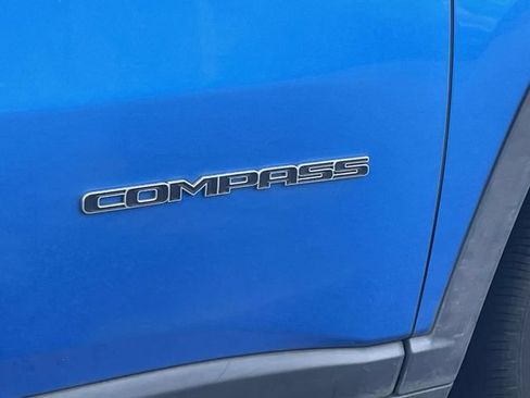 Used 2019 Jeep Compass Latitude FWD image 5