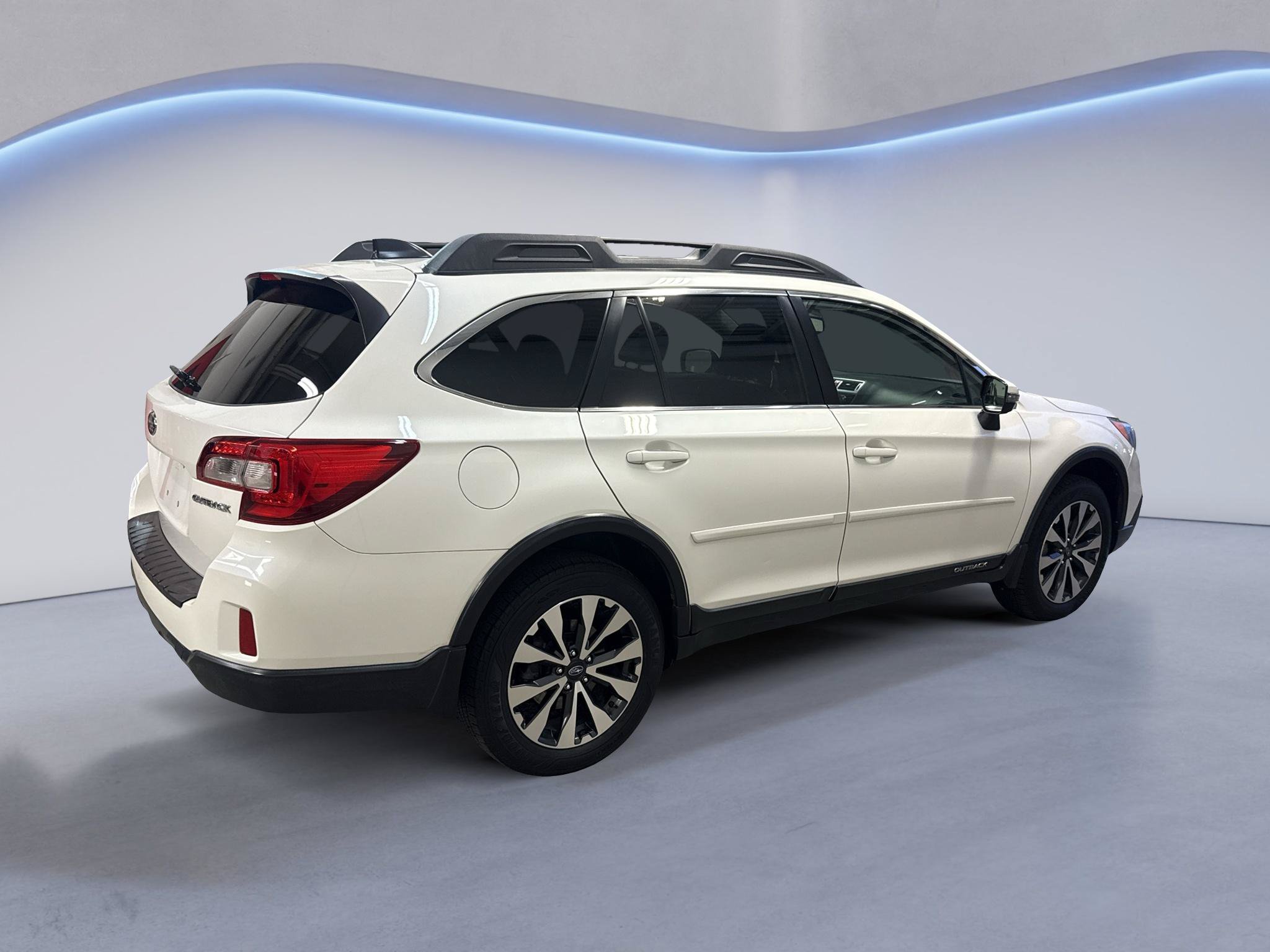 Used 2016 Subaru Outback 2.5i Limited AWD/4WD image 8