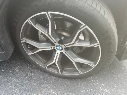 Used 2021 BMW X6 xDrive40i w/ M Sport Package AWD/4WD image 13
