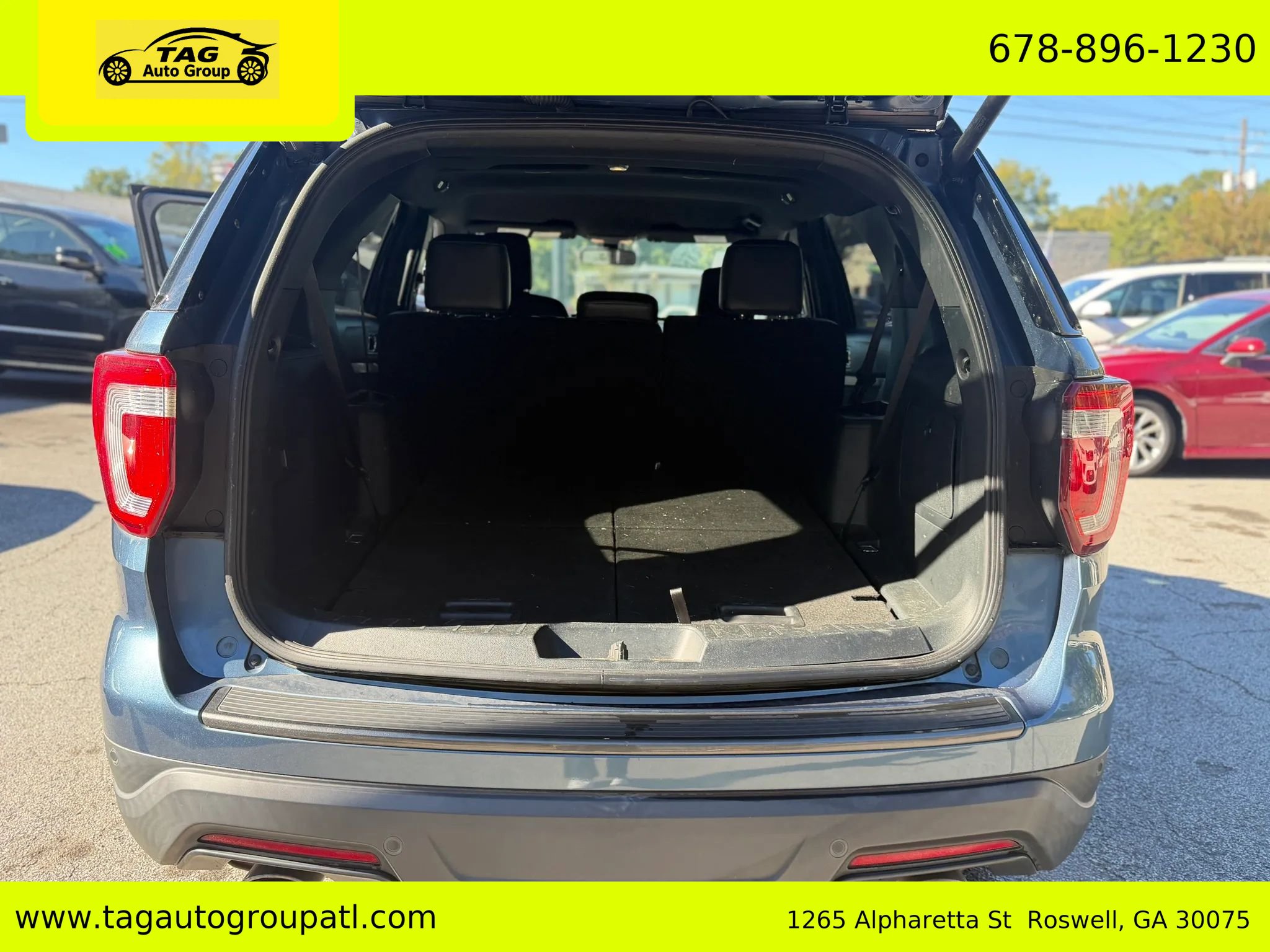 Used 2019 Ford Explorer XLT w/ Equipment Group 202A AWD/4WD image 14