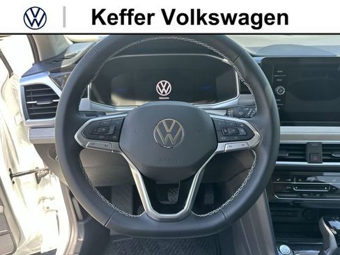 New 2026 Volkswagen Taos SE FWD image 16