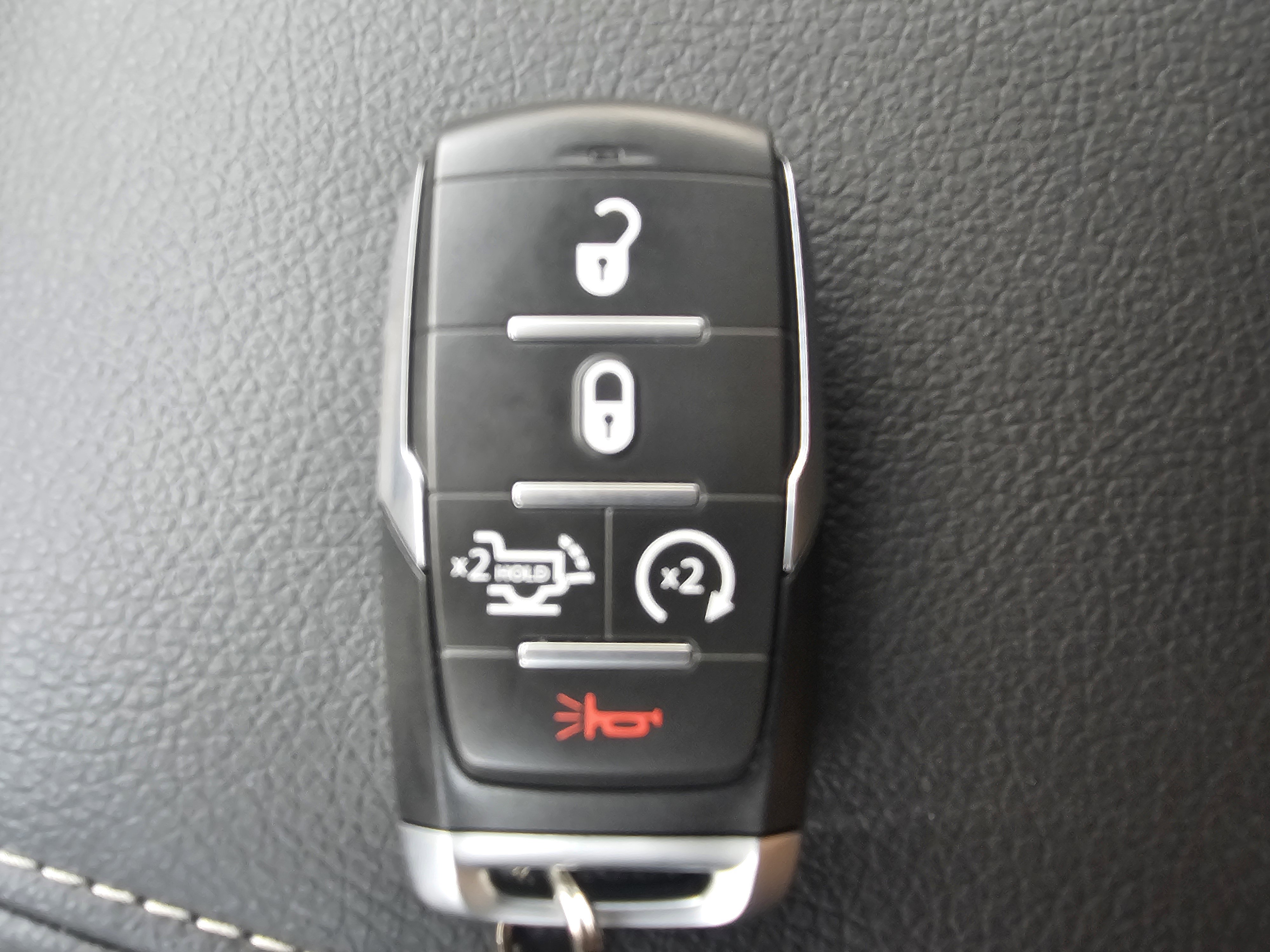 Used 2025 RAM 1500 Big Horn AWD/4WD image 30