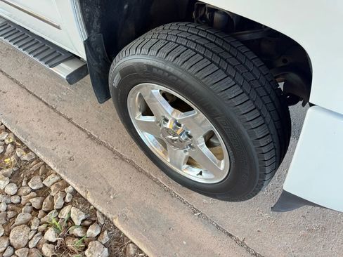 Used 2015 Chevrolet Silverado 2500 High Country w/ Duramax Plus Package image 29