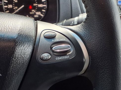 Used 2016 Nissan Pathfinder Platinum image 23