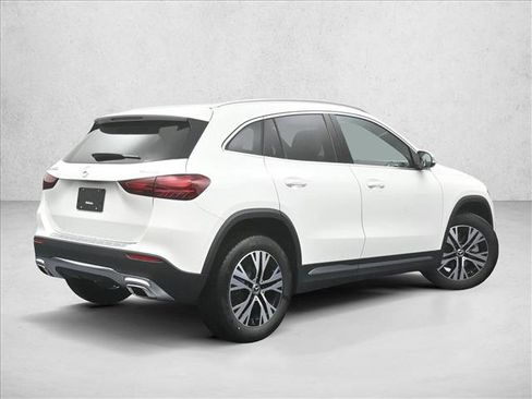 Certified 2025 Mercedes-Benz GLA 250 4MATIC image 2