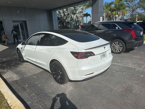 Used 2023 Tesla Model 3 Standard Range image 3