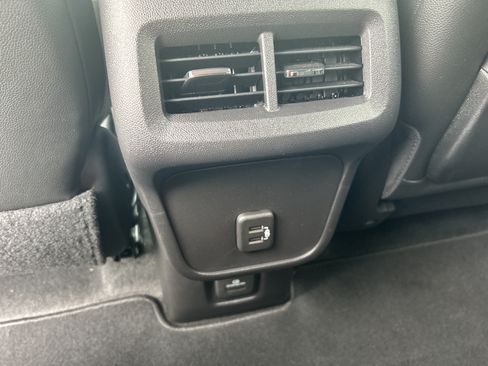 Certified 2024 GMC Terrain SLT AWD/4WD image 29