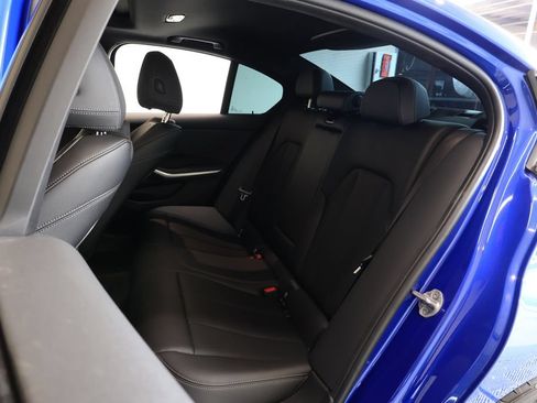 Used 2023 BMW 330i Sedan w/ M Sport Package RWD image 18