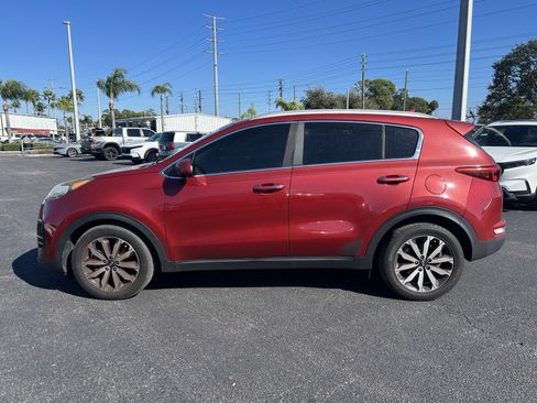 Used 2017 Kia Sportage EX image 4