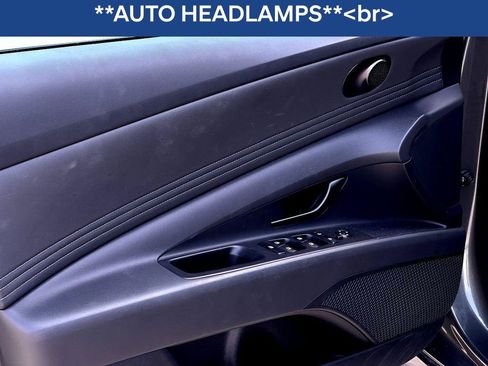 Used 2025 Hyundai Elantra Sport image 13