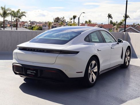 Certified 2022 Porsche Taycan image 8