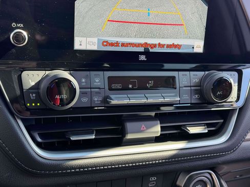 Used 2024 Toyota Grand Highlander AWD image 28