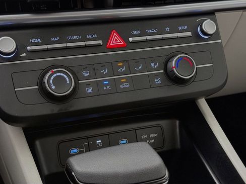 Used 2025 Hyundai Tucson SE image 19