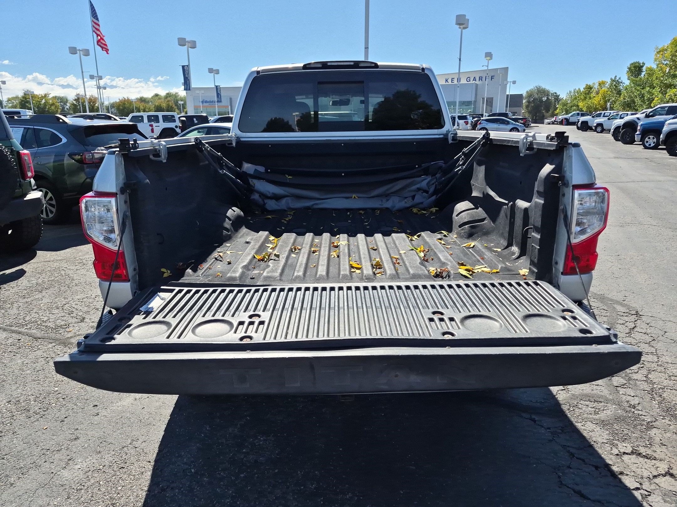 Used 2017 Nissan Titan PRO-4X AWD/4WD image 31