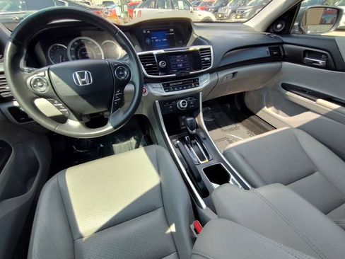Used 2013 Honda Accord Touring image 31