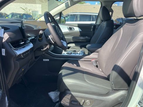 New 2026 Kia Carnival SX w/ SX Dark Edition Package image 8