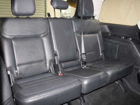 Used 2025 Ford Expedition Platinum image 36