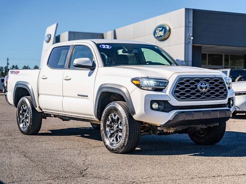 Used 2022 Toyota Tacoma TRD Off-Road image 1