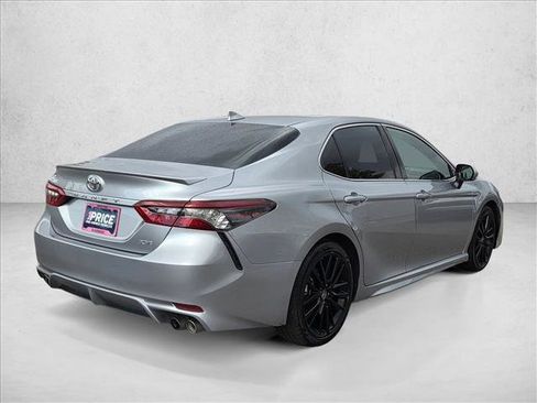 Used 2023 Toyota Camry XSE FWD image 5