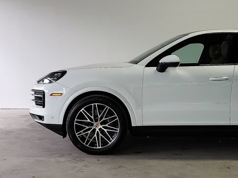 Certified 2026 Porsche Cayenne Coupe AWD/4WD image 6
