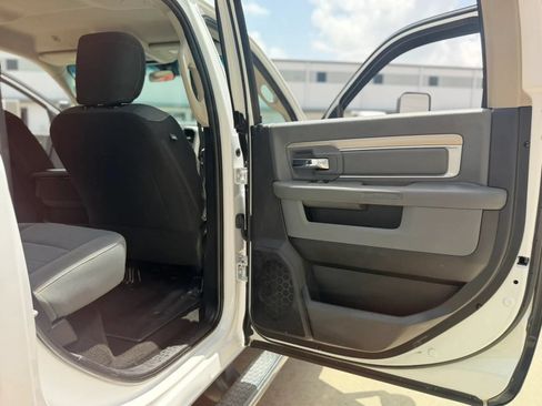 Used 2017 RAM 3500 SLT AWD/4WD image 23