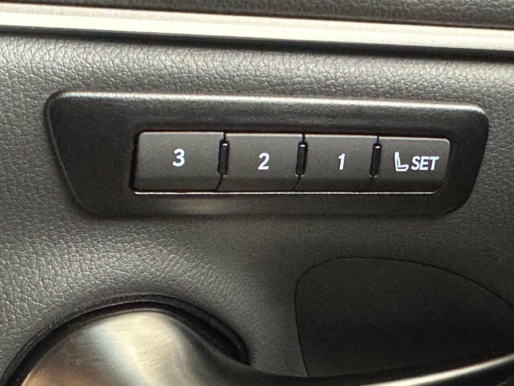 Used 2024 Lexus ES 350 F Sport w/ Technology Package FWD image 40