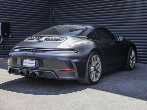 Certified 2025 Porsche 911 Targa 4 GTS AWD/4WD image 10