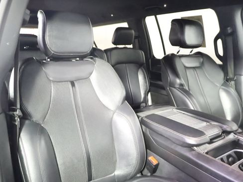 Used 2024 Jeep Wagoneer L Series II w/ Flexible Seating Group AWD/4WD image 53