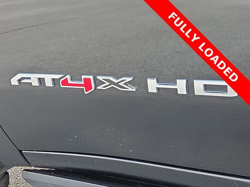 Used 2024 GMC Sierra 2500 AT4X image 8