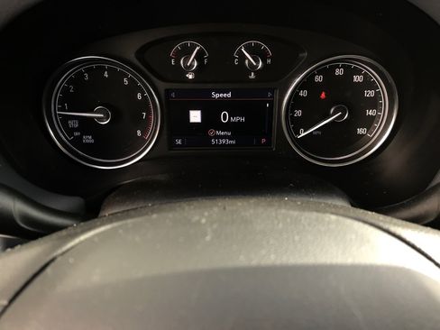 Used 2021 Buick Enclave Essence w/ Sound and Sites Package image 3