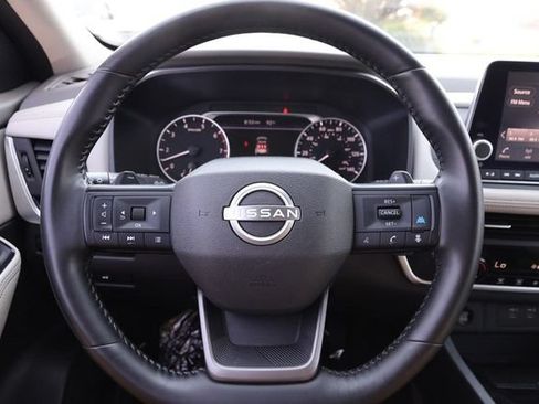 Used 2025 Nissan Rogue SV AWD/4WD image 11