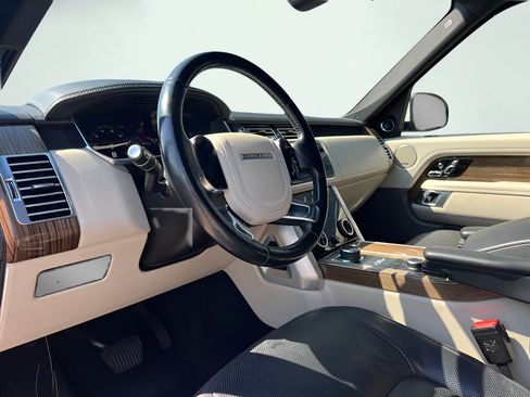 Used 2018 Land Rover Range Rover HSE AWD/4WD image 2