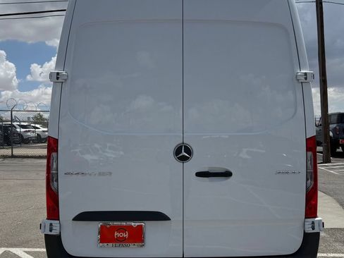 Used 2026 Mercedes-Benz Sprinter 2500 image 8