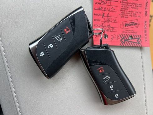 Used 2024 Lexus RX 350 w/ Convenience Package image 28