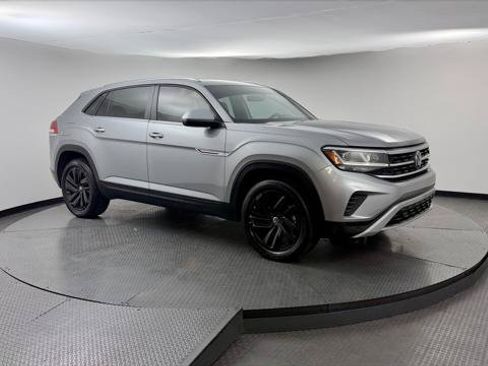 Used 2023 Volkswagen Atlas Cross Sport SE w/ Panoramic Sunroof Package FWD image 11