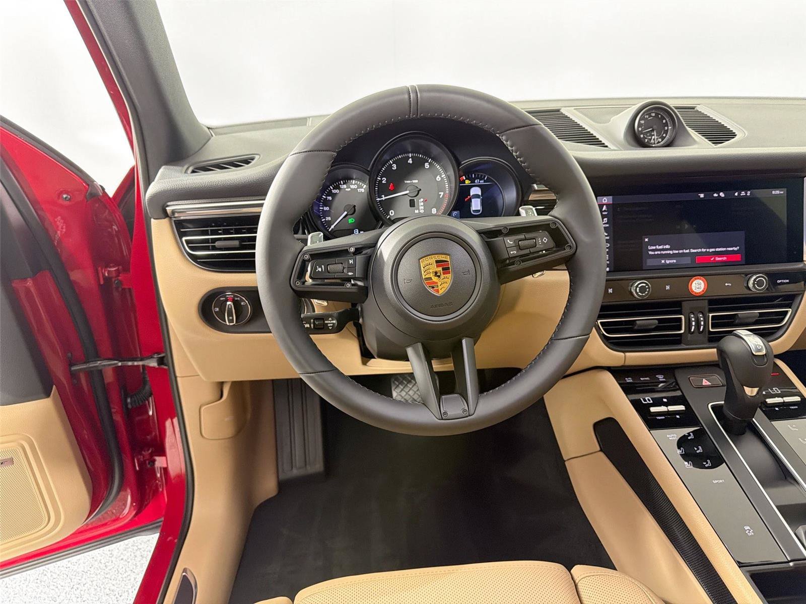 Certified 2026 Porsche Macan AWD/4WD image 18