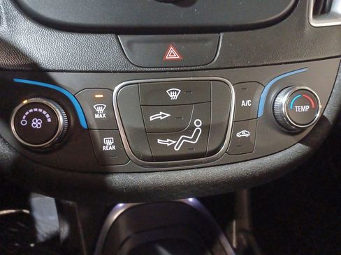 Used 2016 Chevrolet Malibu LT image 16