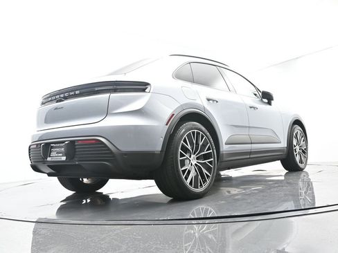 Certified 2025 Porsche Macan Electric RWD image 51